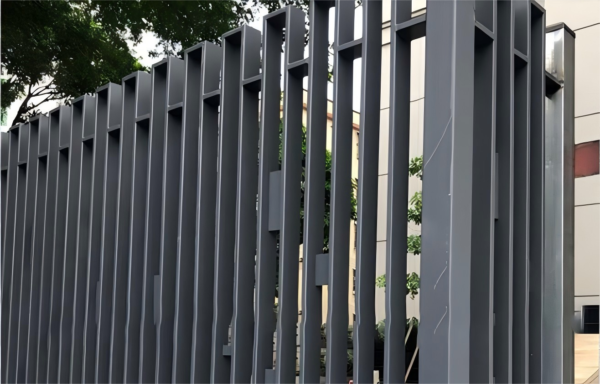 Zinc Steel Garden Fence - Image 3